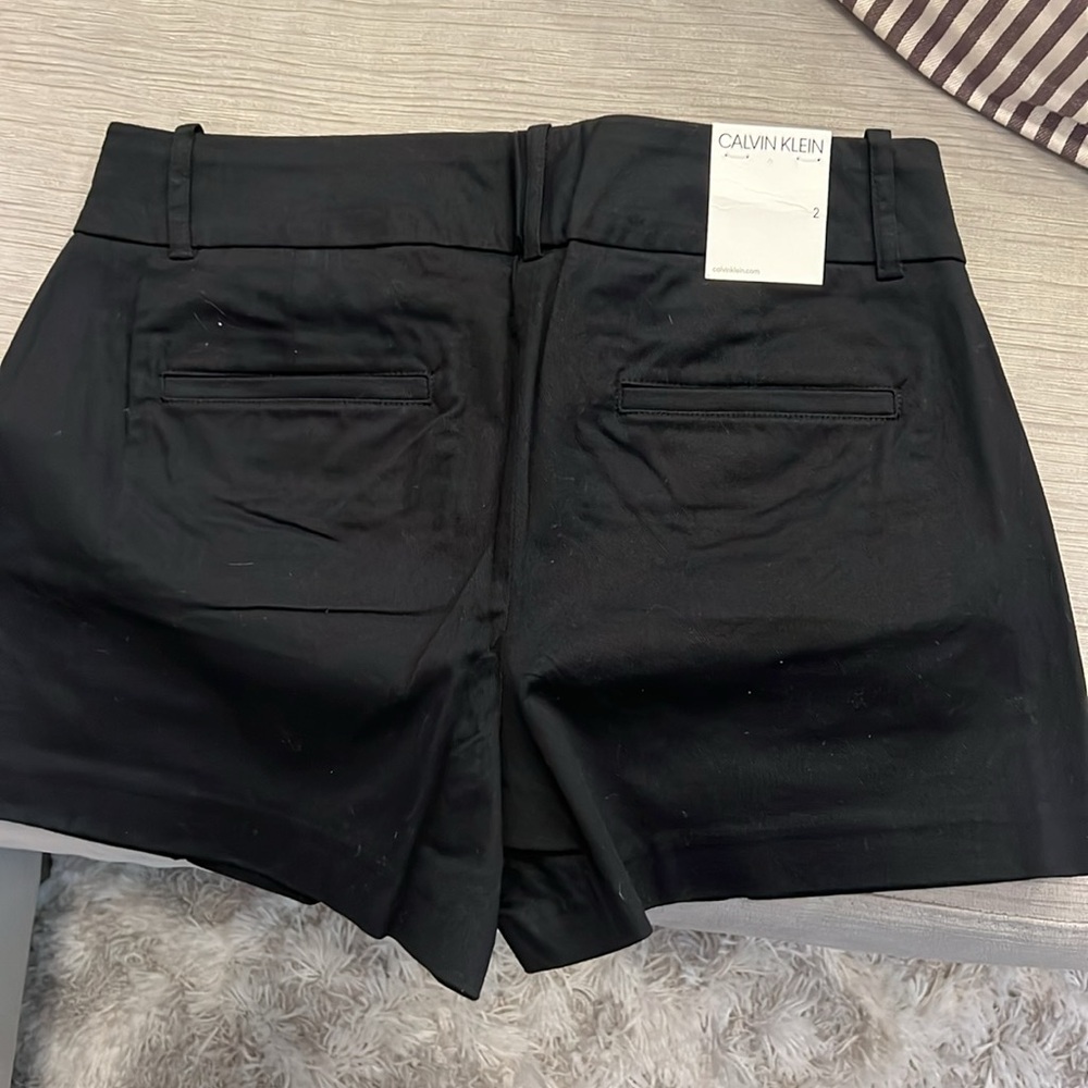 NWT Calvin Klein Black Pleated Shorts - Picture 3 of 4